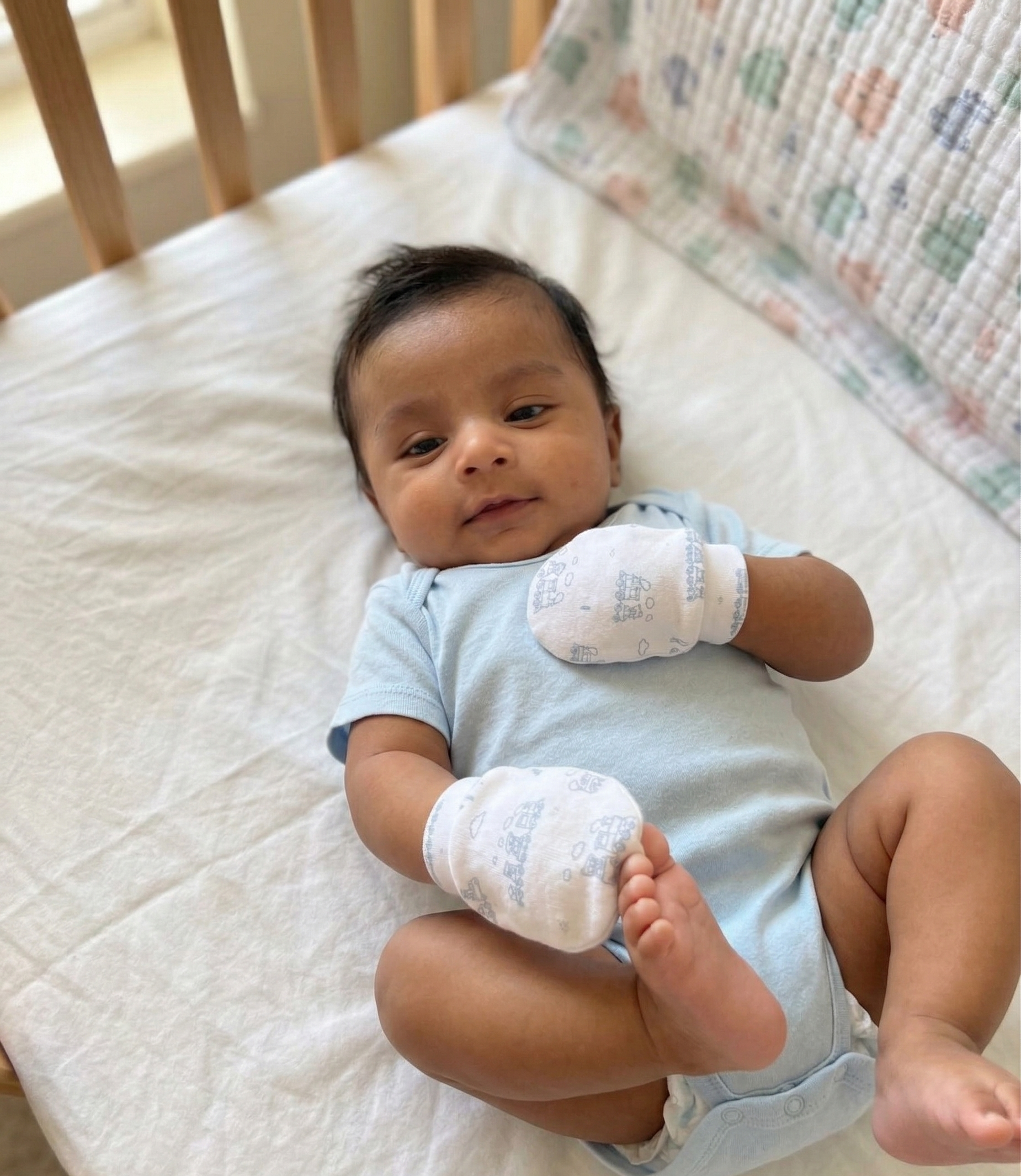 BOYS BLUE TRAIN BABY MITTENS