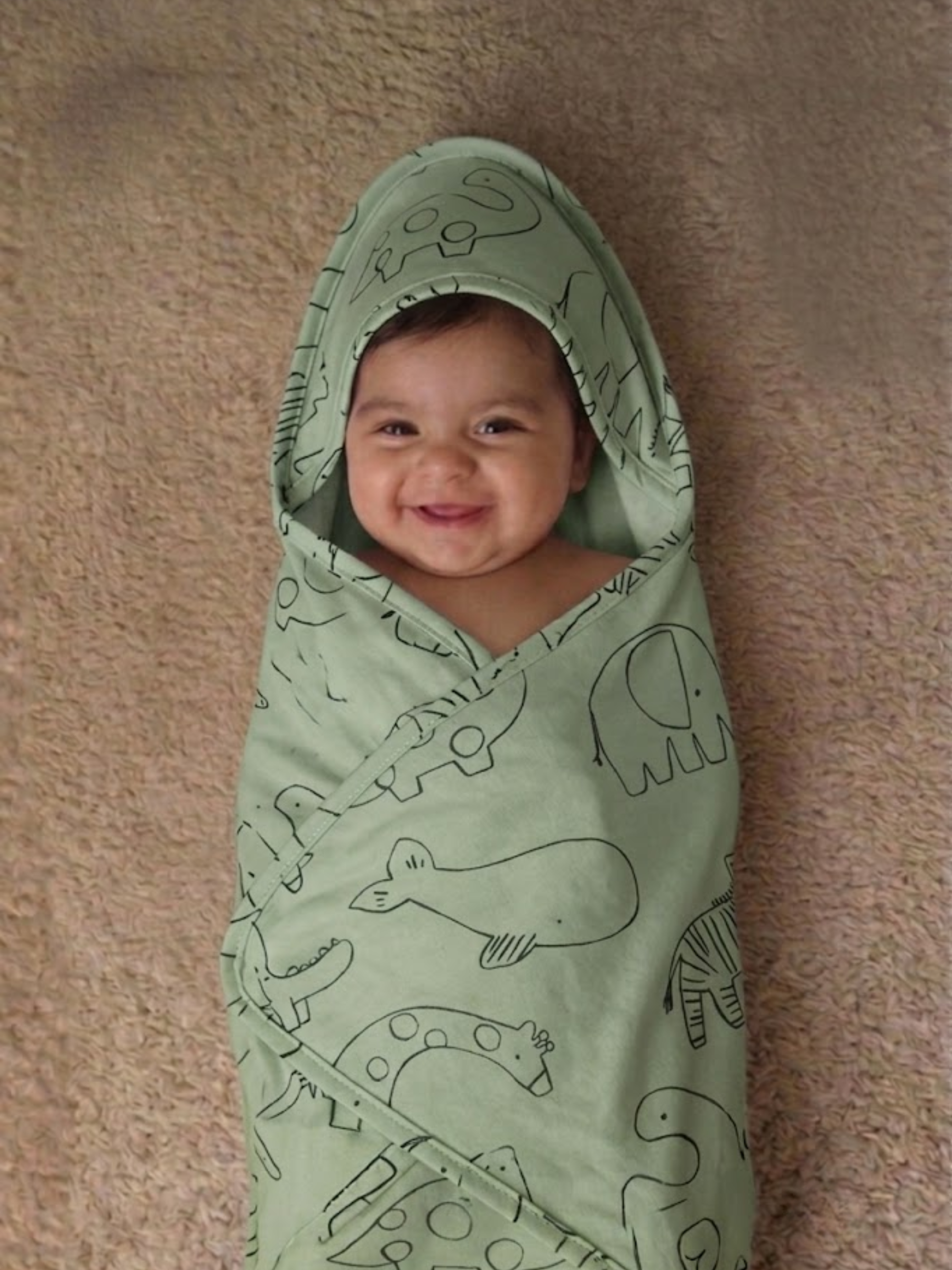 JUNGLE FRIENDS HOODED TOWEL
