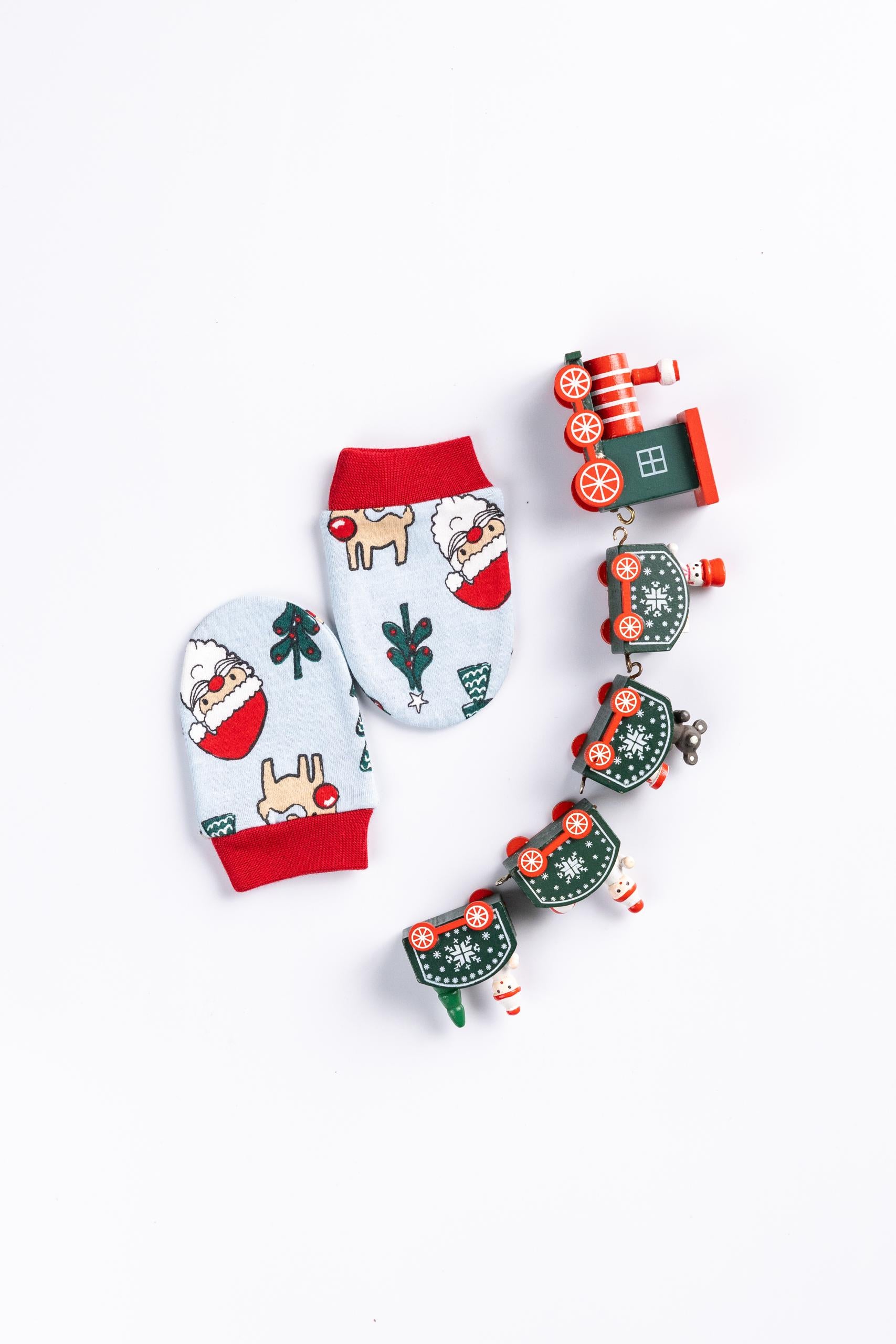 MERRY AND BRIGHT BABY MITTENS