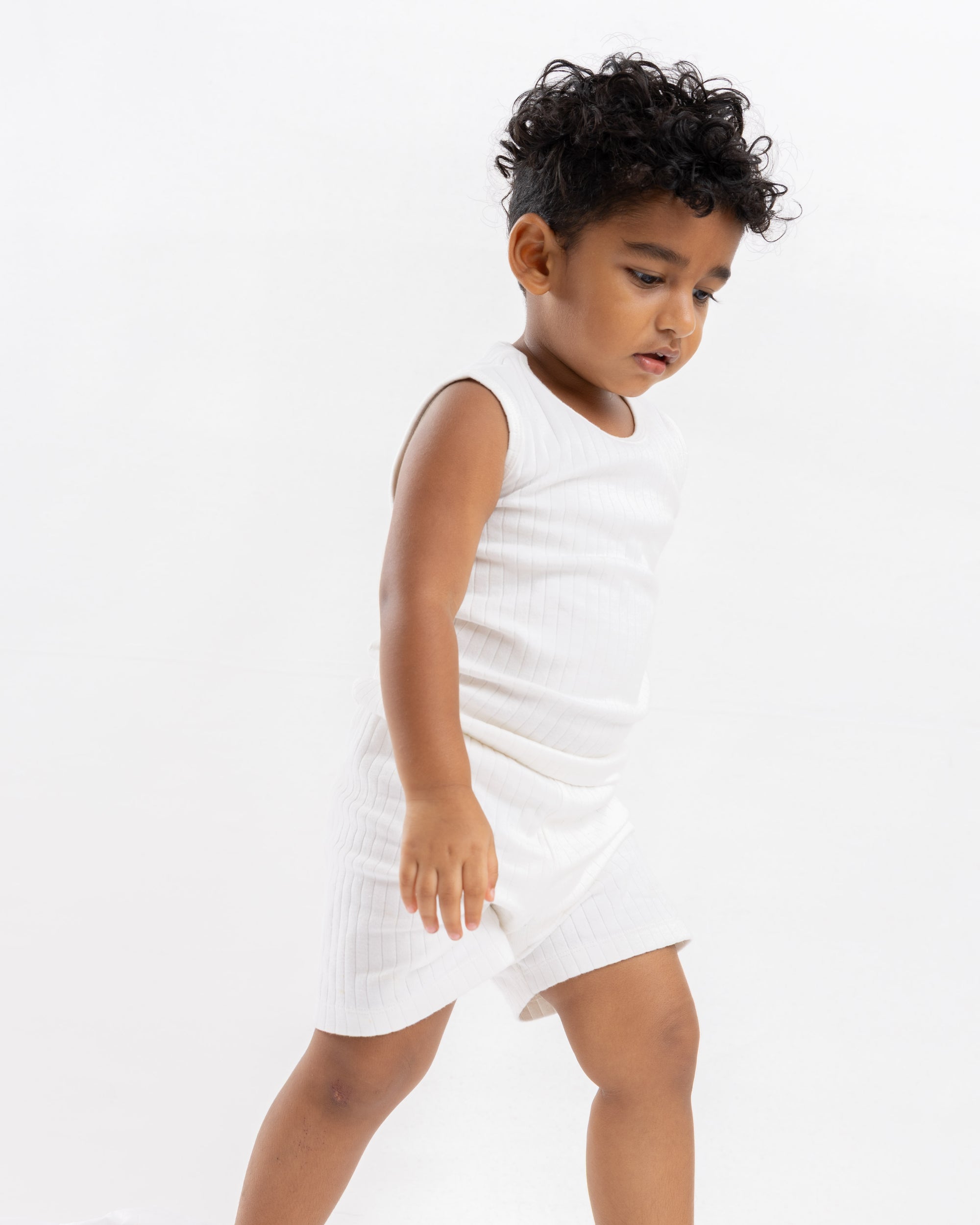 WHITE RIB SLEEVELESS SHORT SET