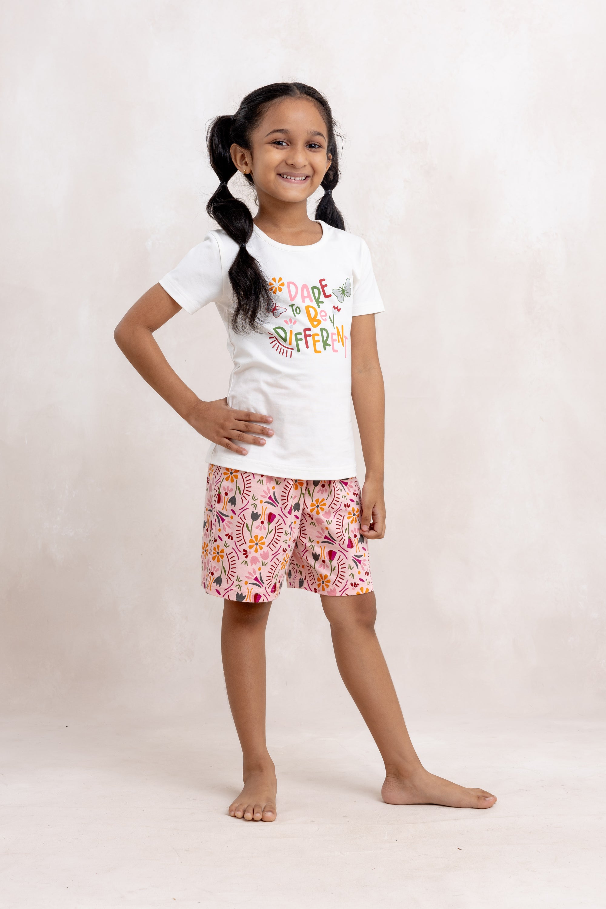 DARE TO BE DIFFERENT - GIRLS SHORT SLEEVE SHORT SET