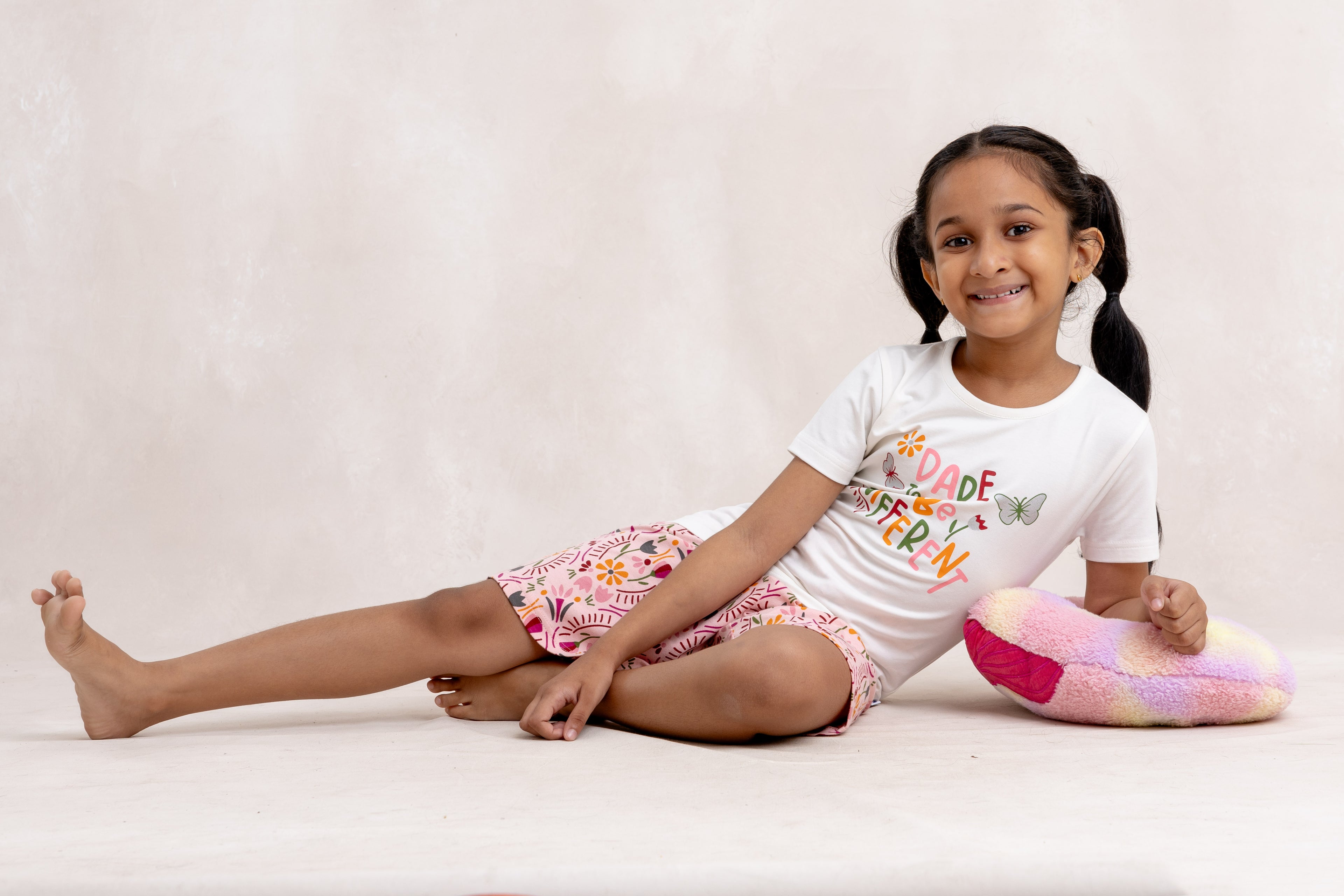 DARE TO BE DIFFERENT - GIRLS SHORT SLEEVE SHORT SET