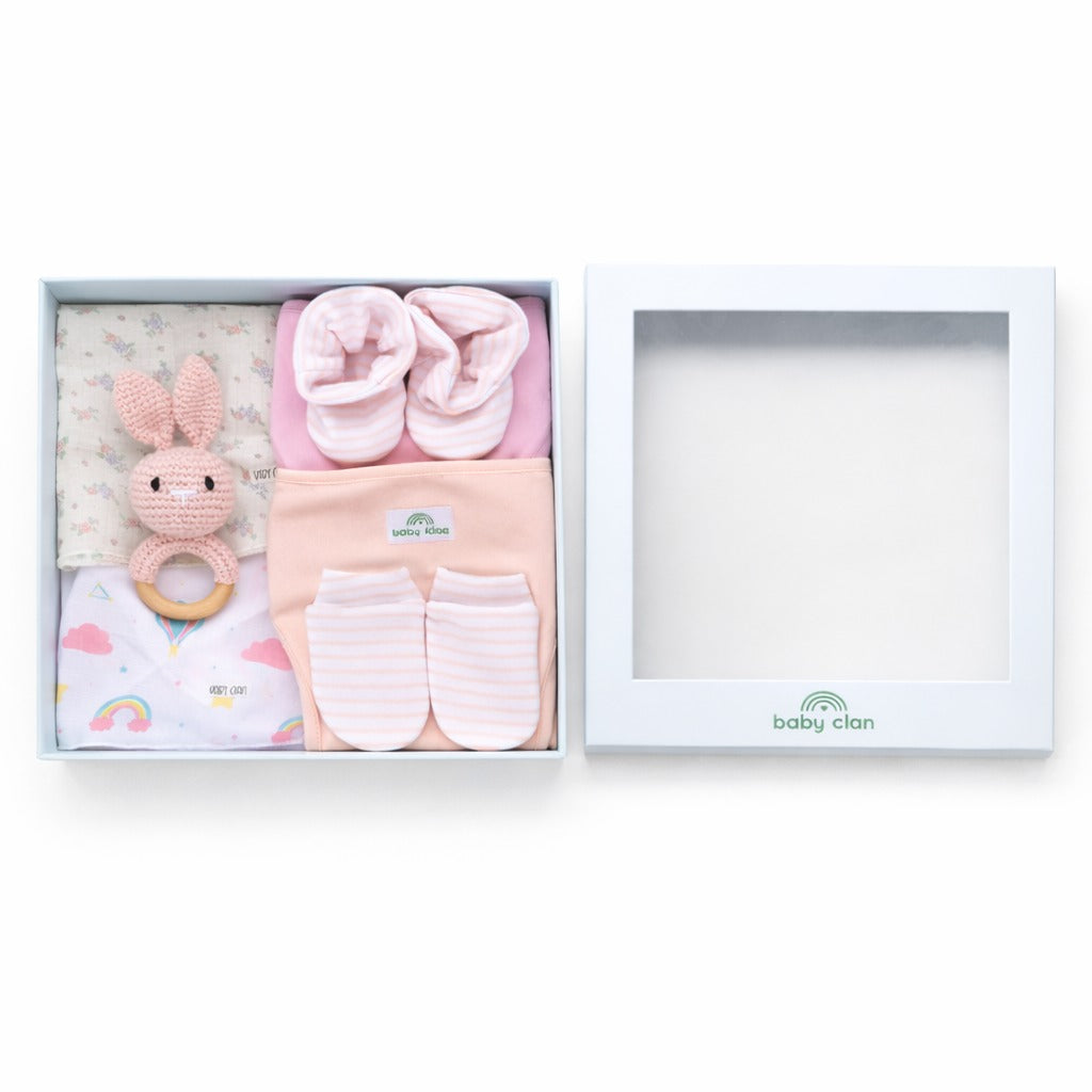 GIRLS NEWBORN GIFT BOX