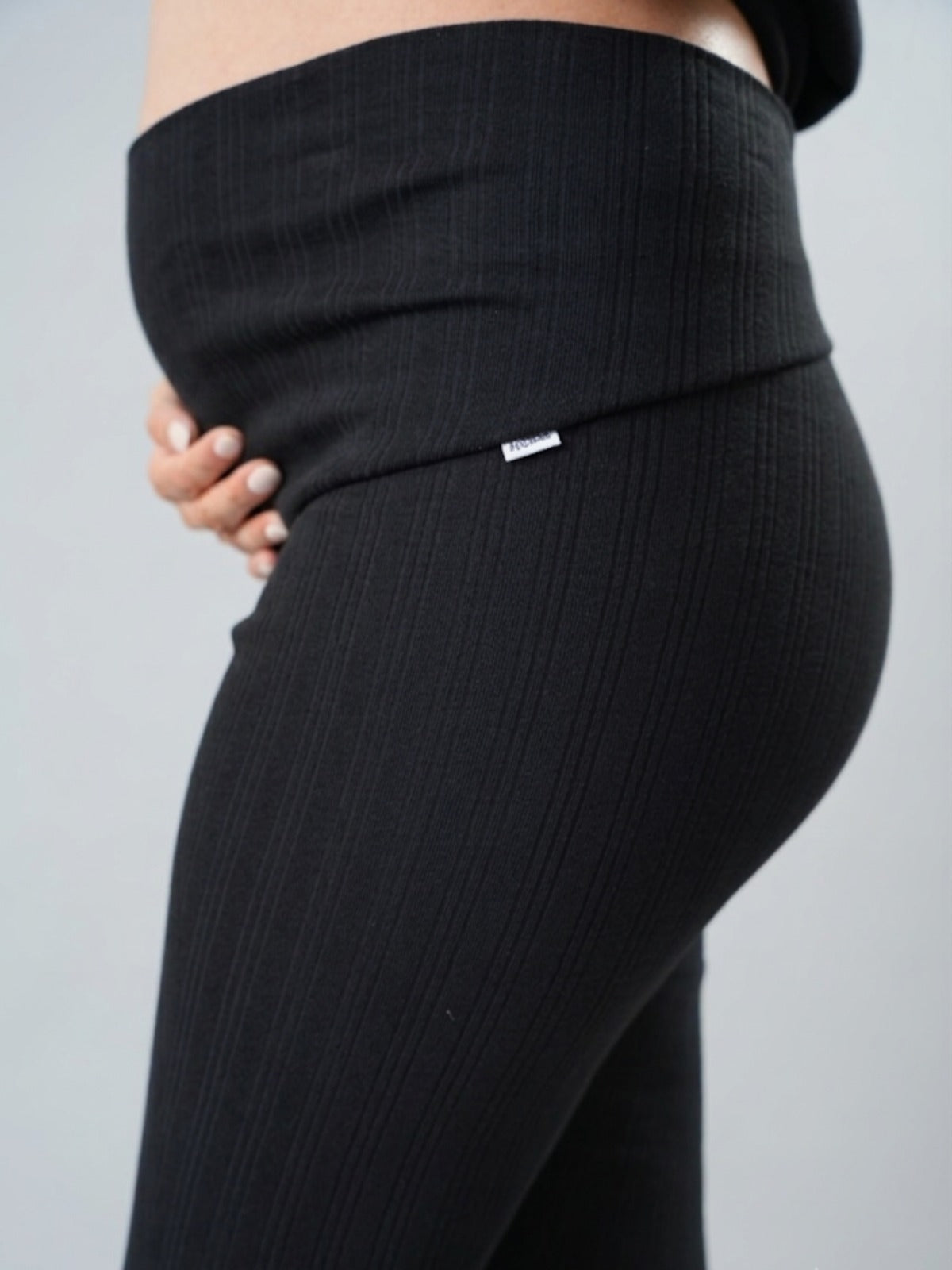 ESSENTIAL YOGA PANT