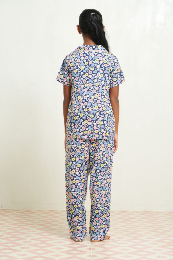 GIRLS AOP BRIGHT FLORAL COTTON WOVEN FRONT OPEN TOP WITH CONTRAST PIPING & LONG PANT